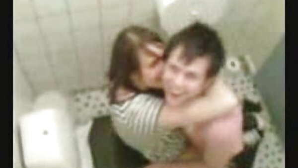 Ashley Graham dicucuk dengan dildo dalam video seks lucah melayu BDSM tegar