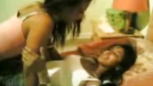 Slutty blondie jalang mendapat dia mulut fucked video lucah 18 tahun dan menunggang zakar.